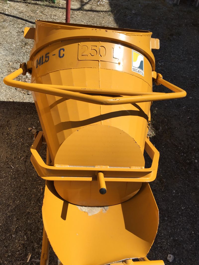 Benne à tuyau SECATOL sur le secteur de marseille